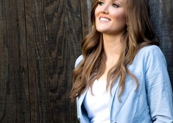 Indie Musician Stephanie Madsen Releases New Praise and Worship Album